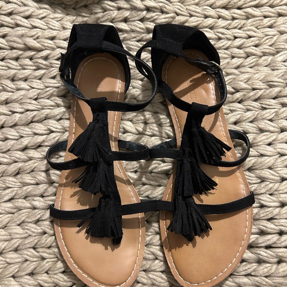 Black Old Navy Tassel Sandals - Picture 1 of 2